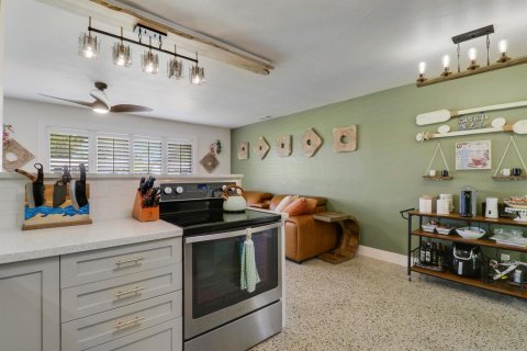 House in North Palm Beach, Florida 3 bedrooms, 104.98 sq.m. № 2187557 - photo 18