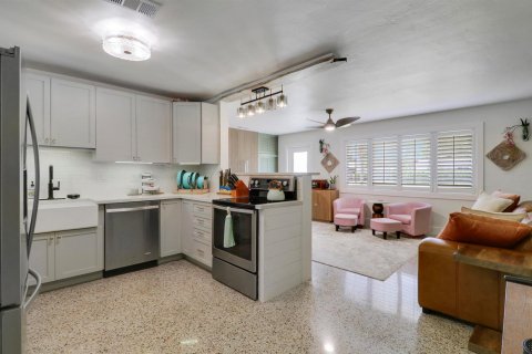 House in North Palm Beach, Florida 3 bedrooms, 104.98 sq.m. № 2187557 - photo 17