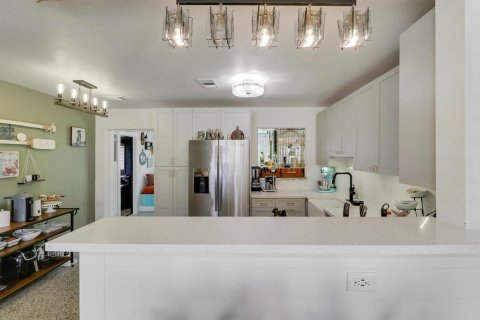 House in North Palm Beach, Florida 3 bedrooms, 104.98 sq.m. № 2187557 - photo 12
