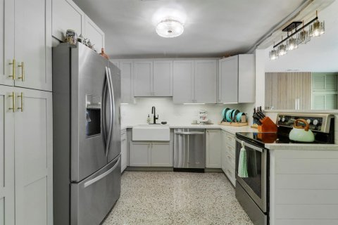 House in North Palm Beach, Florida 3 bedrooms, 104.98 sq.m. № 2187557 - photo 15