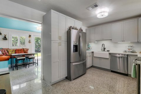 House in North Palm Beach, Florida 3 bedrooms, 104.98 sq.m. № 2187557 - photo 13