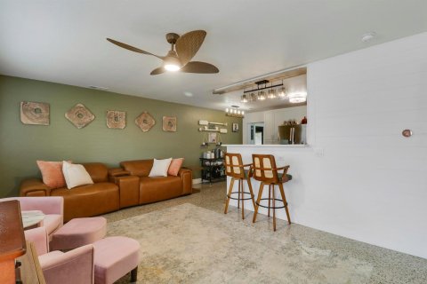 House in North Palm Beach, Florida 3 bedrooms, 104.98 sq.m. № 2187557 - photo 6