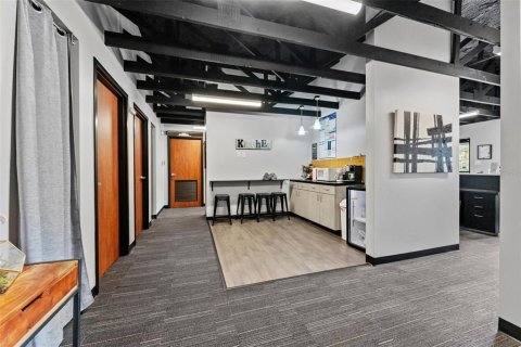 Commercial property in Tampa, Florida 594.57 sq.m. № 2148359 - photo 14
