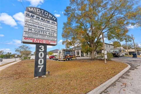 Commercial property in Tampa, Florida 594.57 sq.m. № 2148359 - photo 4