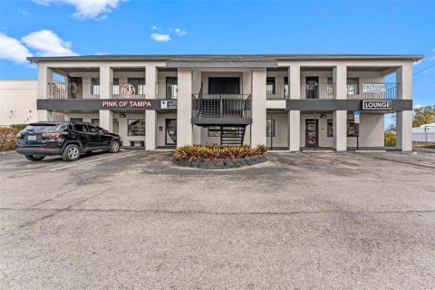 Commercial property in Tampa, Florida 594.57 sq.m. № 2148359