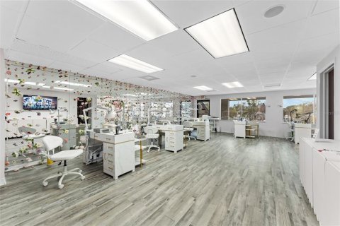 Commercial property in Tampa, Florida 594.57 sq.m. № 2148359 - photo 8