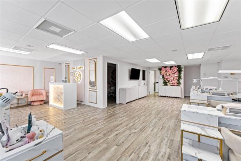 Commercial property in Tampa, Florida 594.57 sq.m. № 2148359 - photo 7