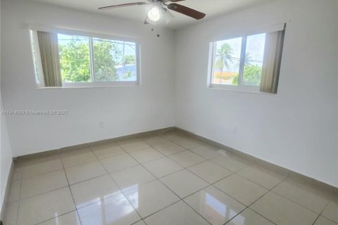 Снять в аренду квартиру в Майами, Флорида 1 спальня, 361.95м2, № 2034795 - фото 7