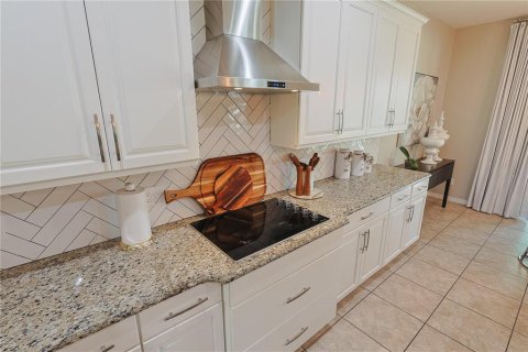 House in Windermere, Florida 5 bedrooms, 335.84 sq.m. № 1769694 - photo 25