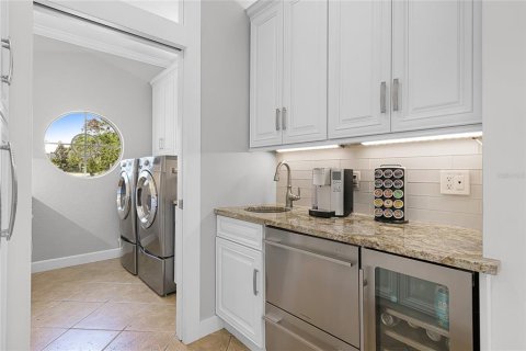 House in Orlando, Florida 4 bedrooms, 308.25 sq.m. № 1841931 - photo 16