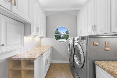 House in Orlando, Florida 4 bedrooms, 308.25 sq.m. № 1841931 - photo 17