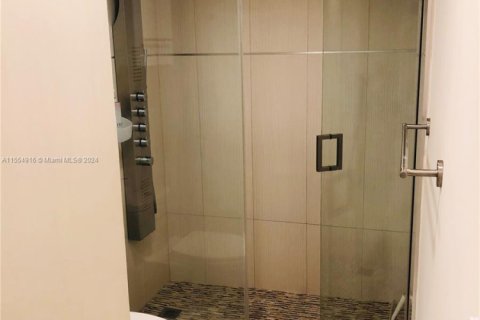 Condo in Hollywood, Florida, 1 bedroom  № 1865312 - photo 11
