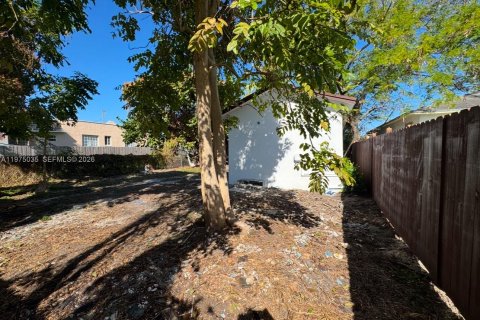 House in Miami, Florida 2 bedrooms, 57.23 sq.m. № 2036279 - photo 5