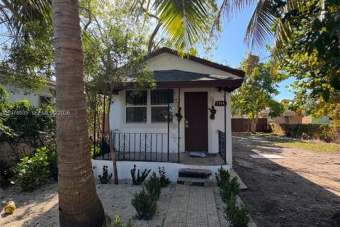House in Miami, Florida 2 bedrooms, 57.23 sq.m. № 2036279