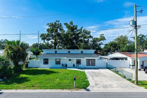 Villa ou maison à Tampa, Floride 4 chambres, 212.56 m2 № 2334301