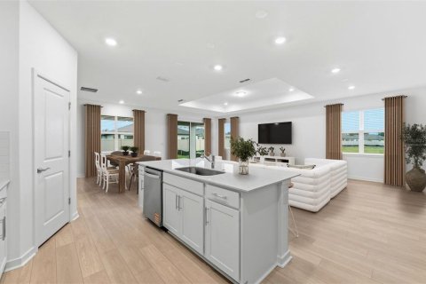Casa en venta en Wesley Chapel, Florida, 3 dormitorios, 210.14 m2 № 2200665 - foto 2