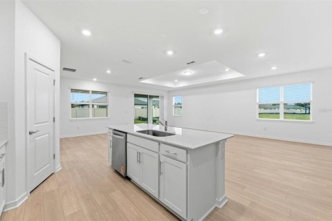 Casa en venta en Wesley Chapel, Florida, 3 dormitorios, 210.14 m2 № 2200665 - foto 4