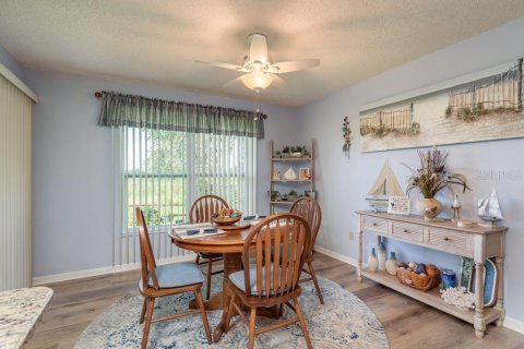 House in Port Richey, Florida 2 bedrooms, 125.42 sq.m. № 1856444 - photo 14