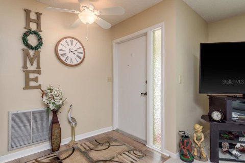 House in Port Richey, Florida 2 bedrooms, 125.42 sq.m. № 1856444 - photo 6