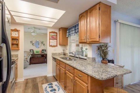 House in Port Richey, Florida 2 bedrooms, 125.42 sq.m. № 1856444 - photo 13