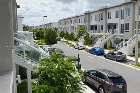 Apartment in LANDMARK in Doral, Florida 3 bedrooms, 169.18 sq.m. № 1864496 - photo 10