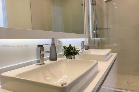 Apartment in LANDMARK in Doral, Florida 3 bedrooms, 169.18 sq.m. № 1864496 - photo 26