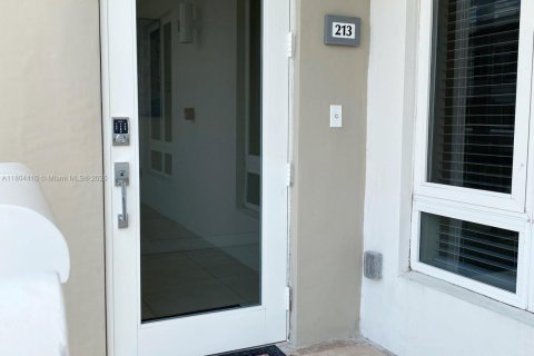 Apartment in LANDMARK in Doral, Florida 3 bedrooms, 169.18 sq.m. № 1864496 - photo 21