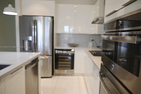 Apartment in LANDMARK in Doral, Florida 3 bedrooms, 169.18 sq.m. № 1864496 - photo 3