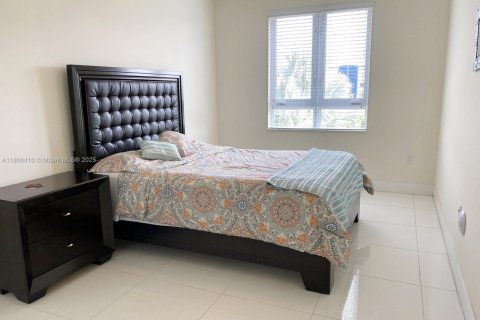 Apartment in LANDMARK in Doral, Florida 3 bedrooms, 169.18 sq.m. № 1864496 - photo 28