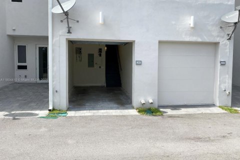 Apartment in LANDMARK in Doral, Florida 3 bedrooms, 169.18 sq.m. № 1864496 - photo 13