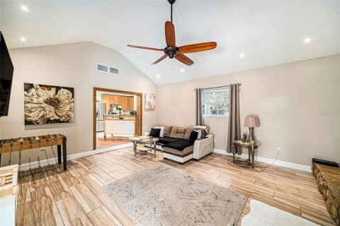 Casa en venta en Valrico, Florida, 3 dormitorios, 188.96 m2 № 1740845 - foto 9