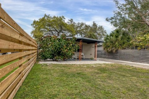 House in Sarasota, Florida 2 bedrooms, 76.74 sq.m. № 2232882 - photo 2