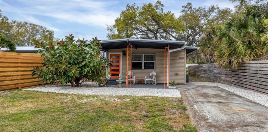 House in Sarasota, Florida 2 bedrooms, 76.74 sq.m. № 2232882