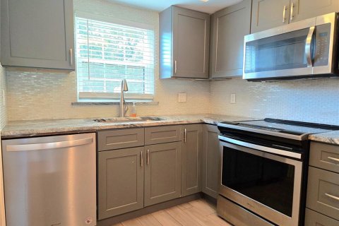 Copropriété à louer à Largo, Floride: 2 chambres, 84.73 m2 № 2385597 - photo 7