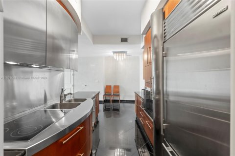 Condo in Sunny Isles Beach, Florida, 2 bedrooms  № 1713223 - photo 19