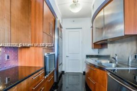 Condo in Sunny Isles Beach, Florida, 2 bedrooms  № 1713223 - photo 10