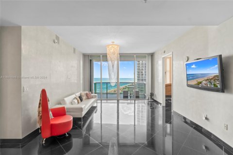 Condo in Sunny Isles Beach, Florida, 2 bedrooms  № 1713223 - photo 9