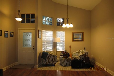 Villa ou maison à louer à Valrico, Floride: 4 chambres, 188.13 m2 № 1772164 - photo 2