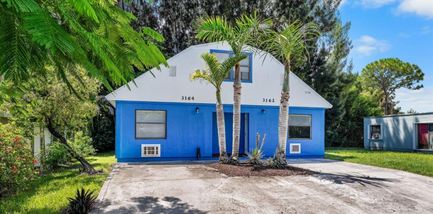 Commercial property in Stuart, Florida 1 bedroom, 50.63 sq.m. № 2392770