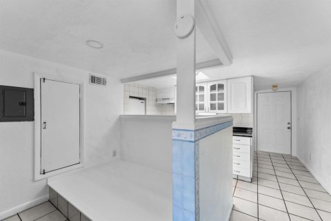 Commercial property in Stuart, Florida 1 bedroom, 50.63 sq.m. № 2392770 - photo 8