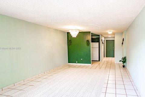 Condo in Miami Beach, Florida  № 1951750 - photo 6