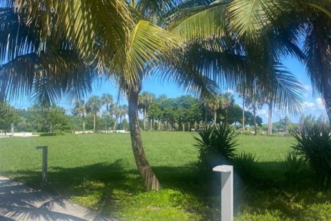 Condo in Miami Beach, Florida  № 1951750 - photo 17