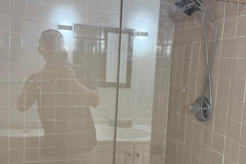 Купить виллу или дом в Майами, Флорида 5 спален, 148.64м2, № 2020621 - фото 21