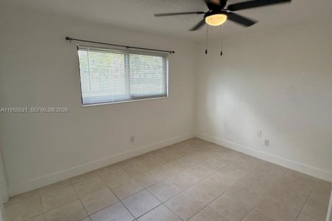 Купить виллу или дом в Майами, Флорида 5 спален, 148.64м2, № 2020621 - фото 12