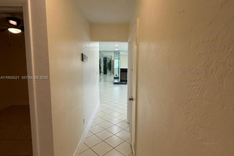 Купить виллу или дом в Майами, Флорида 5 спален, 148.64м2, № 2020621 - фото 16