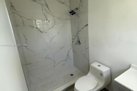 Купить виллу или дом в Майами, Флорида 5 спален, 148.64м2, № 2020621 - фото 13