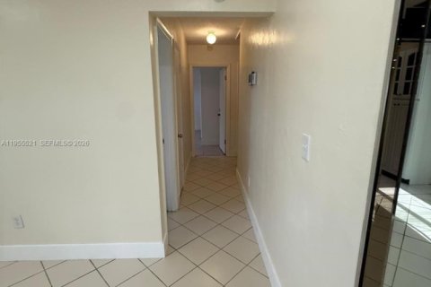 Купить виллу или дом в Майами, Флорида 5 спален, 148.64м2, № 2020621 - фото 9