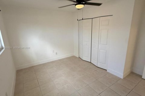 Купить виллу или дом в Майами, Флорида 5 спален, 148.64м2, № 2020621 - фото 15