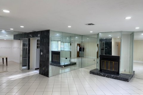 Купить виллу или дом в Майами, Флорида 5 спален, 148.64м2, № 2020621 - фото 7