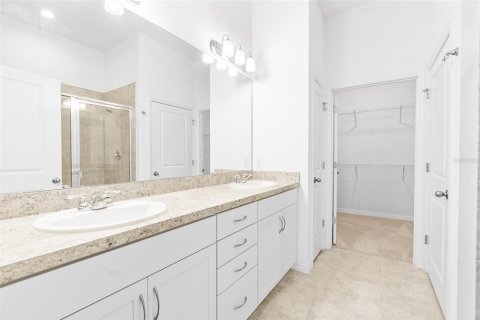 House in Kissimmee, Florida 2 bedrooms, 144.65 sq.m. № 1575323 - photo 18